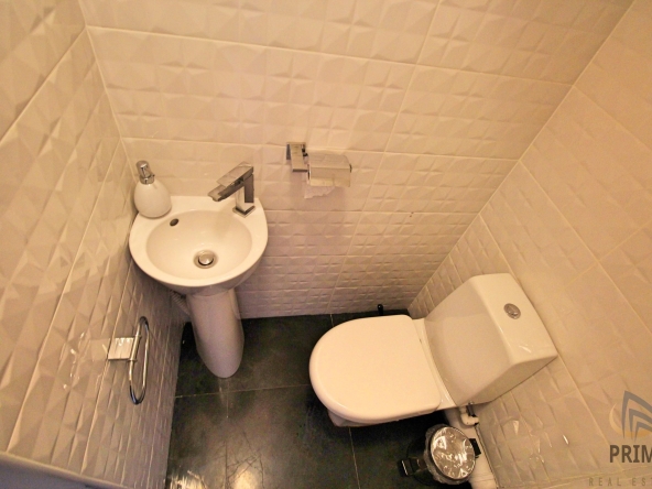 Дава се под наем Двустаен апартамент в Бургас, Лазур - 80 кв.м за 765 € - Снимка #1