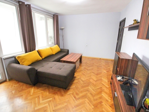 Дава се под наем Тристаен апартамент в Бургас, Лазур - 112 кв.м за 816 € - Снимка #1