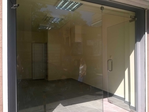 Магазин в Варна, м-т Евксиноград - 16 кв.м за 4063 €/кв.м - Снимка #1