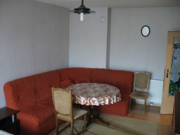 Дава се под наем Двустаен апартамент в Габрово, Център - 60 кв.м за 178.5 € - Снимка #1