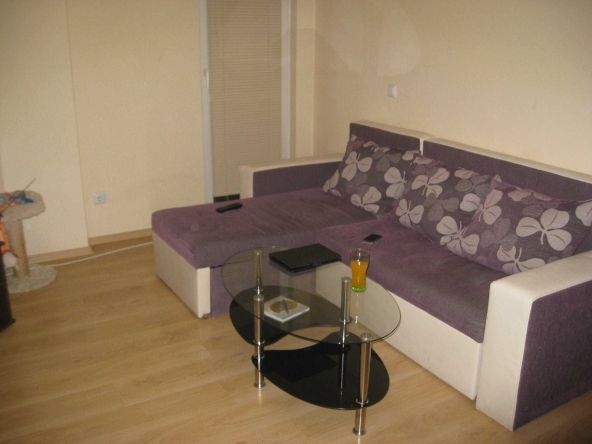 Дава се под наем Двустаен апартамент в Стара Загора, Три чучура - център - 60 кв.м за 239.7 € - Снимка #1