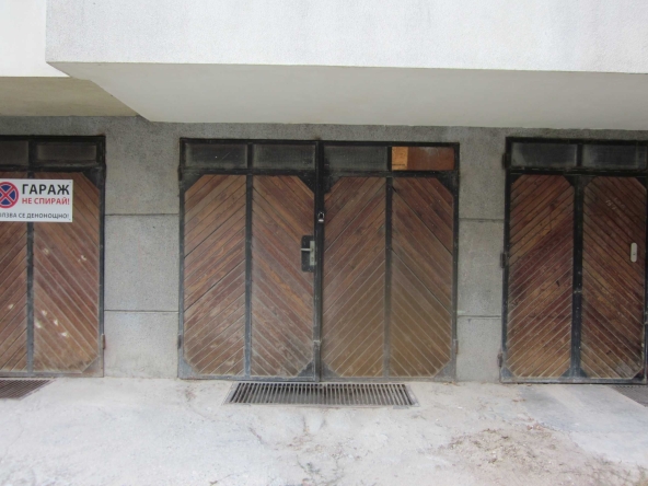 Дава се под наем Гараж / Паркомясто в Варна, Център - 15 кв.м за 120 € - Снимка #1