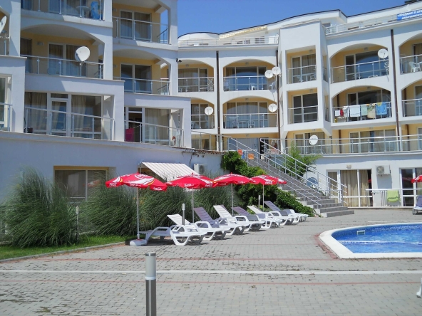 Дава се под наем Тристаен апартамент в Свети Влас - 131 кв.м за 548.25 € - Снимка #1