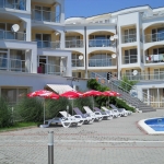 Дава се под наем Тристаен апартамент в Свети Влас - 131 кв.м за 518.67 € - Снимка #1