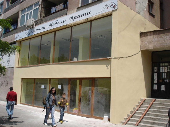 Магазин в Бургас, Братя Миладинови - 157 кв.м за 933 €/кв.м - Снимка #1