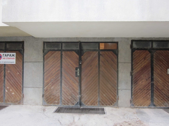 Дава се под наем Гараж / Паркомясто в Варна, Център - 15 кв.м за 119.34 € - Снимка #1