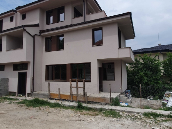 Къща в с. Марково, Област Пловдив - 164 кв.м за 1311 €/кв.м - Снимка #1