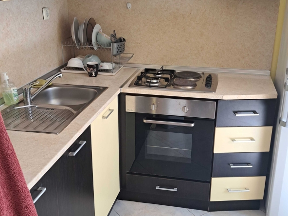 Дава се под наем Двустаен апартамент в Бургас, Лазур - 70 кв.м за 450 € - Снимка #1