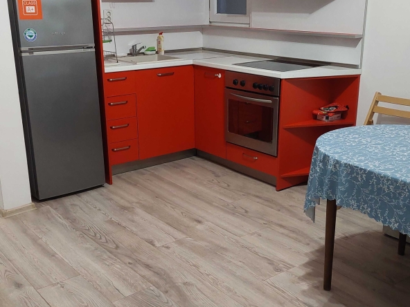 Дава се под наем Тристаен апартамент в Павликени - 100 кв.м за 408 € - Снимка #1