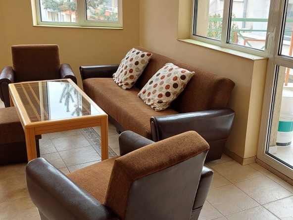 Дава се под наем Тристаен апартамент в София, Яворов - 100 кв.м за 612 € - Снимка #1