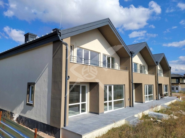 Къща в с. Равно поле, Област София-област - 204 кв.м за 1464 €/кв.м - Снимка #1