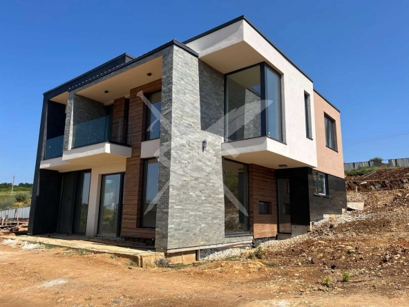 Къща в Годеч - 233 кв.м за 767 €/кв.м - Снимка #1