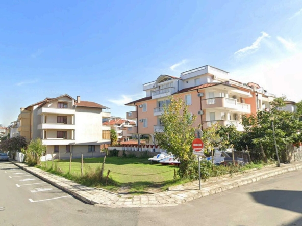 Дава се под наем Гараж / Паркомясто в Китен - 220 кв.м за 1495.83 € - Снимка #1