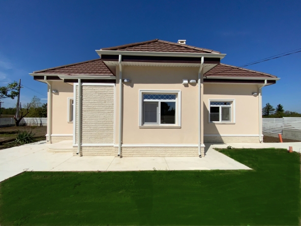 Къща в с. Паскалево, Област Добрич - 80 кв.м за 3313 €/кв.м - Снимка #1