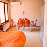 Дава се под наем Тристаен апартамент в София, Лозенец - 80 кв.м за 714 € - Снимка #1