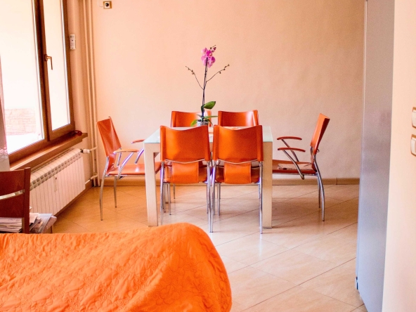 Дава се под наем Тристаен апартамент в София, Лозенец - 80 кв.м за 714 € - Снимка #1