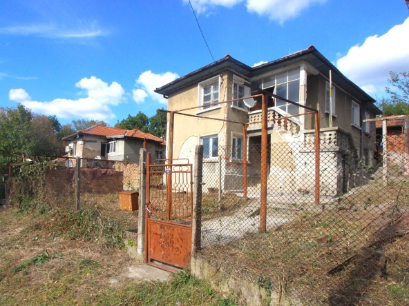 Къща в Габрово, Радичевец - 153 кв.м за 500 €/кв.м - Снимка #1