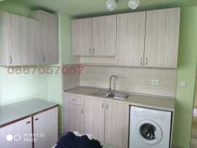 Двустаен апартамент в Русе, Централен южен район - 70 кв.м за 1500 €/кв.м - Снимка #1