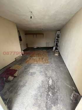 Дава се под наем Гараж / Паркомясто в Варна, Автогара - 27 кв.м за 127.5 € - Снимка #1