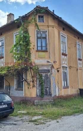 Къща в с. Беглеж, Област Плевен - 200 кв.м за 64 €/кв.м - Снимка #1