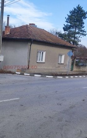 Къща в с. Стежерово, Област Плевен - 860 кв.м за 24 €/кв.м - Снимка #1