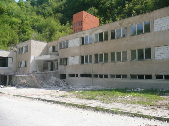 Промишлена сграда в Пловдив, Въстанически - 2200 кв.м за 73 €/кв.м - Снимка #1