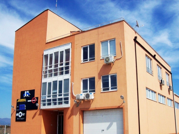 Дава се под наем Офис в София, Враждебна - 100 кв.м за 500 € - Снимка #1