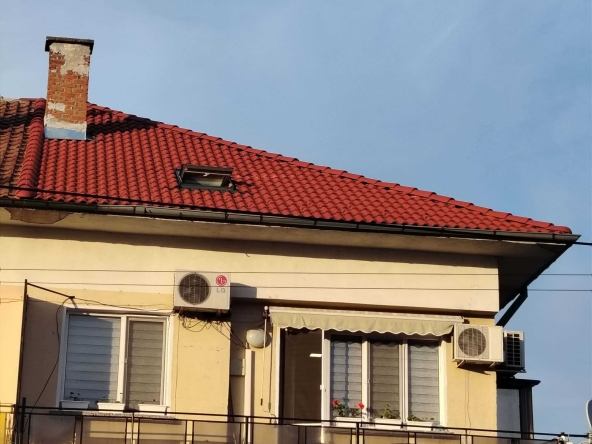 Дава се под наем Тристаен апартамент в Бяла Слатина - 90 кв.м за 119696.49 € - Снимка #1