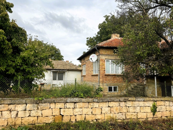 Къща в с. Млада гвардия, Област Варна - 230 кв.м за 266 €/кв.м - Снимка #1