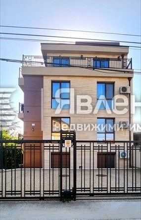 Многостаен апартамент в Варна, м-т Евксиноград - 210 кв.м за 1667 €/кв.м - Снимка #1