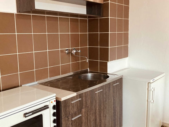 Дава се под наем Тристаен апартамент в Благоевград, Запад - 75 кв.м за 198.9 € - Снимка #1