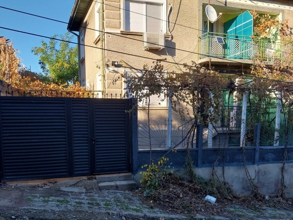 Къща в Лом - 97 кв.м за 774 €/кв.м - Снимка #1