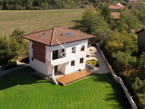 Къща в с. Старо село, Област Перник - 206 кв.м за 1093 €/кв.м - Снимка #1