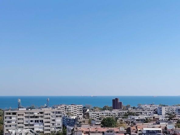 Дава се под наем Двустаен апартамент в Бургас, Лазур - 50 кв.м за 400 € - Снимка #1