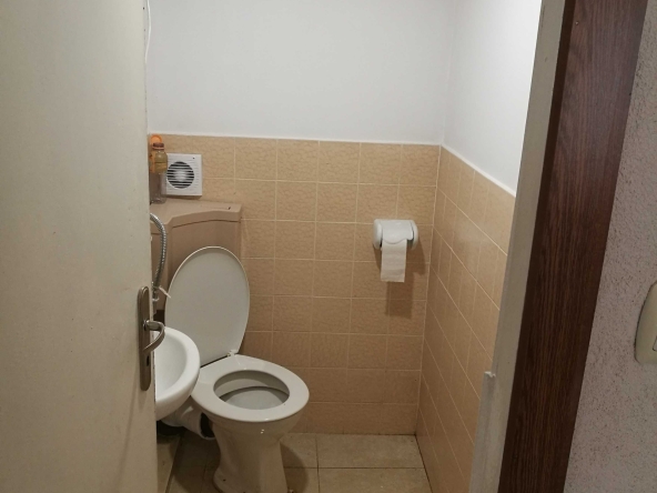 Дава се под наем Офис в Чепеларе - 13 кв.м за 117.3 € - Снимка #1