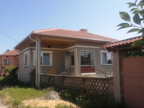 Къща в с. Червена вода, Област Русе - 144 кв.м за 577 €/кв.м - Снимка #1