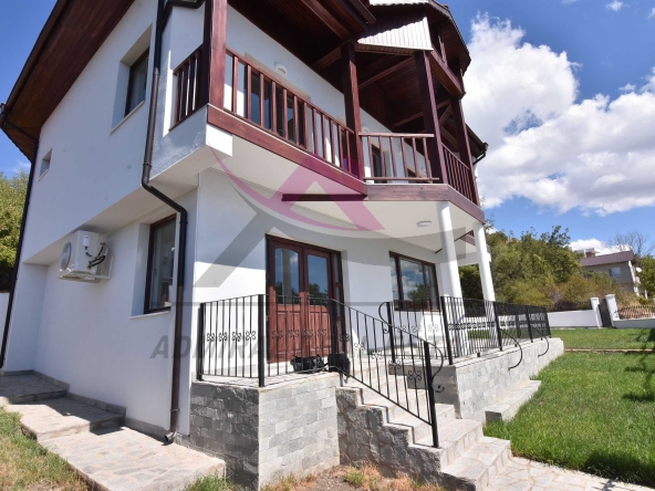 Къща в Варна, Левски - 160 кв.м за 1657 €/кв.м - Снимка #1