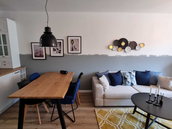 Дава се под наем Двустаен апартамент в Варна, Левски - 90 кв.м за 714 € - Снимка #1