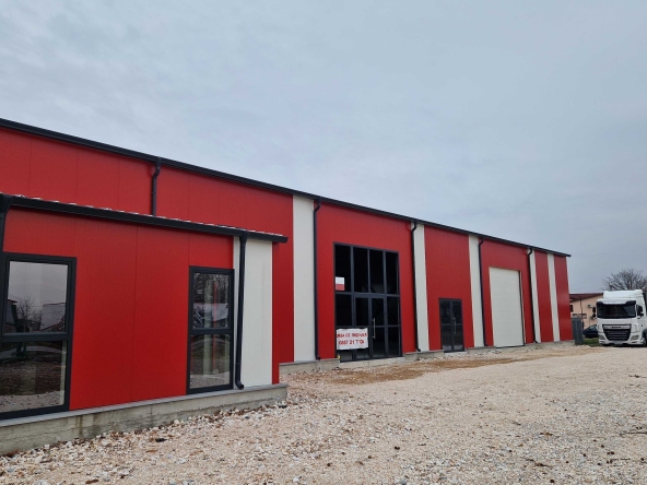 Дава се под наем Склад в с. Катуница, Област Пловдив - 4750 кв.м за 2992.17 € - Снимка #1