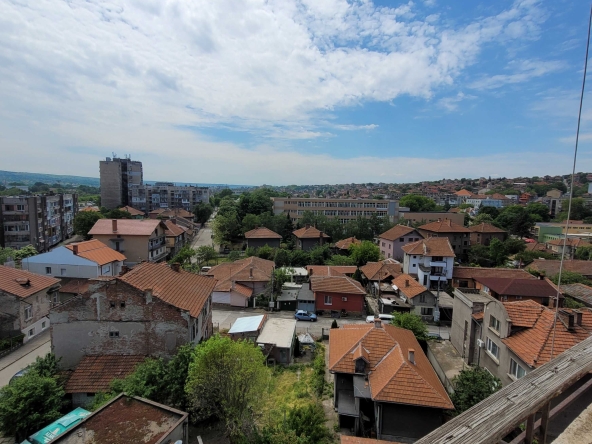 Тристаен апартамент в Лом - 78 кв.м за 262 €/кв.м - Снимка #1