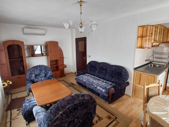 Дава се под наем Тристаен апартамент в Пазарджик, Идеален център - 70 кв.м за 280.5 € - Снимка #1