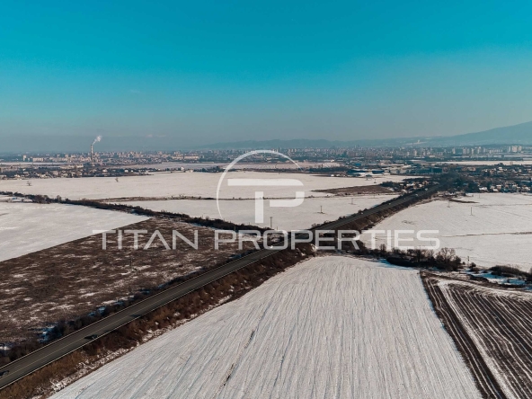 Парцел в с. Волуяк, Област София-град - 9998 кв.м за 31 €/кв.м - Снимка #1