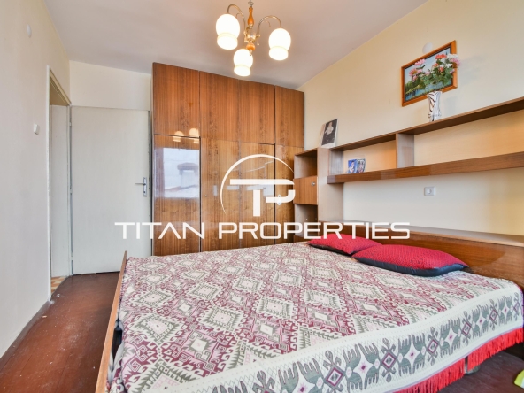 Дава се под наем Къща в София, Горна баня - 200 кв.м за 700 € - Снимка #1