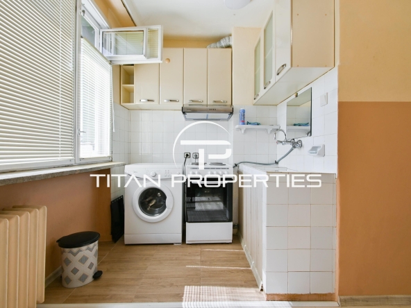 Дава се под наем Двустаен апартамент в София, Център - 70 кв.м за 490 € - Снимка #1