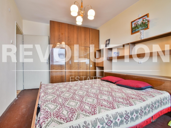 Дава се под наем Къща в София, Горна баня - 200 кв.м за 700 € - Снимка #1