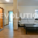 Дава се под наем Тристаен апартамент в София, Лозенец - 90 кв.м за 850 € - Снимка #1