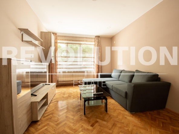 Дава се под наем Тристаен апартамент в София, Център - 70 кв.м за 750 € - Снимка #1