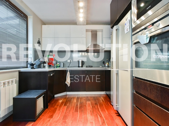 Четиристаен апартамент в София, Витоша - 220 кв.м за 1955 €/кв.м - Снимка #1