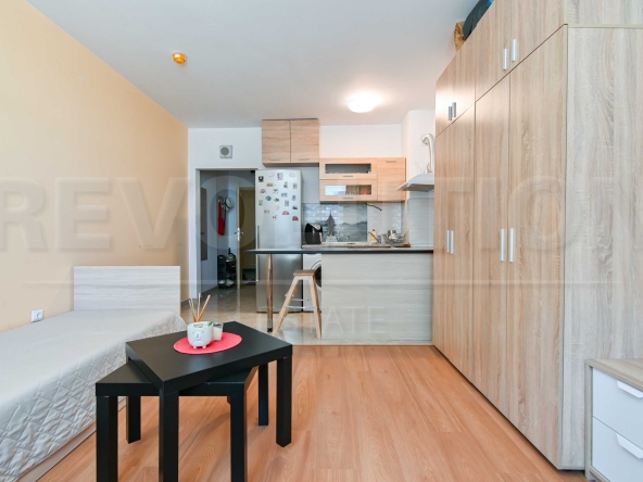 Едностаен апартамент в София, Студентски град - 65 кв.м за 2000 €/кв.м - Снимка #1