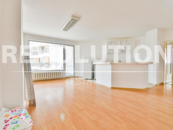 Дава се под наем Двустаен апартамент в София, Център - 80 кв.м за 650 € - Снимка #1